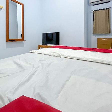 Reddoorz Syariah At Home Ampana Guest House Ampana Kota ภายนอก รูปภาพ