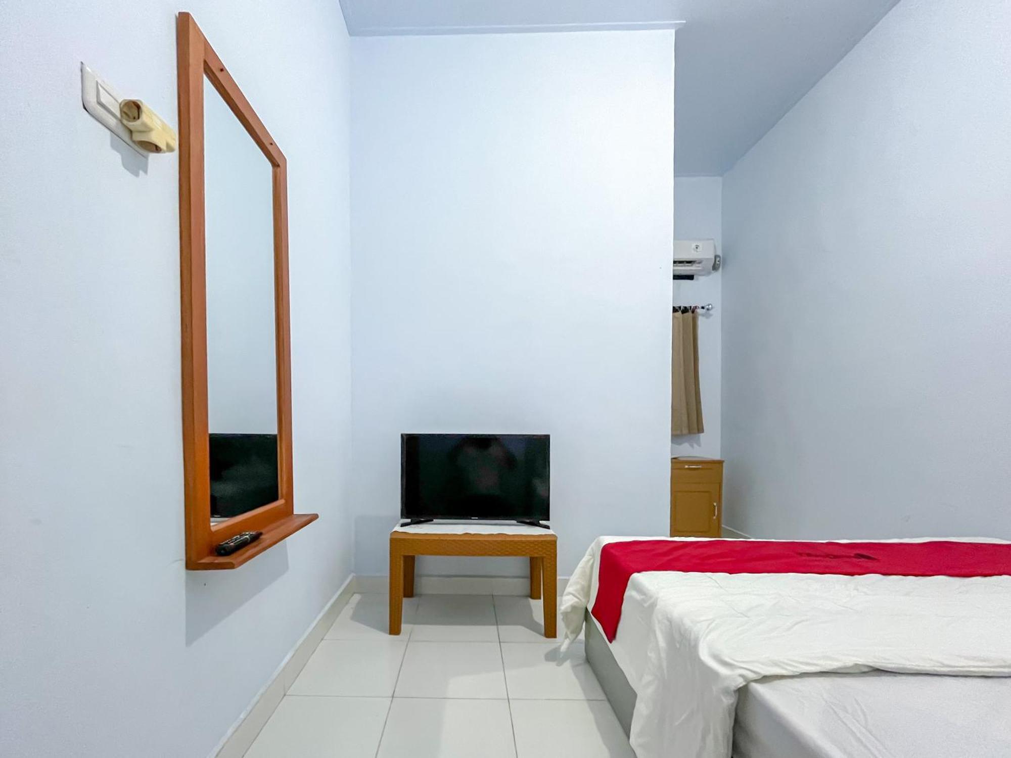 Reddoorz Syariah At Home Ampana Guest House Ampana Kota ภายนอก รูปภาพ