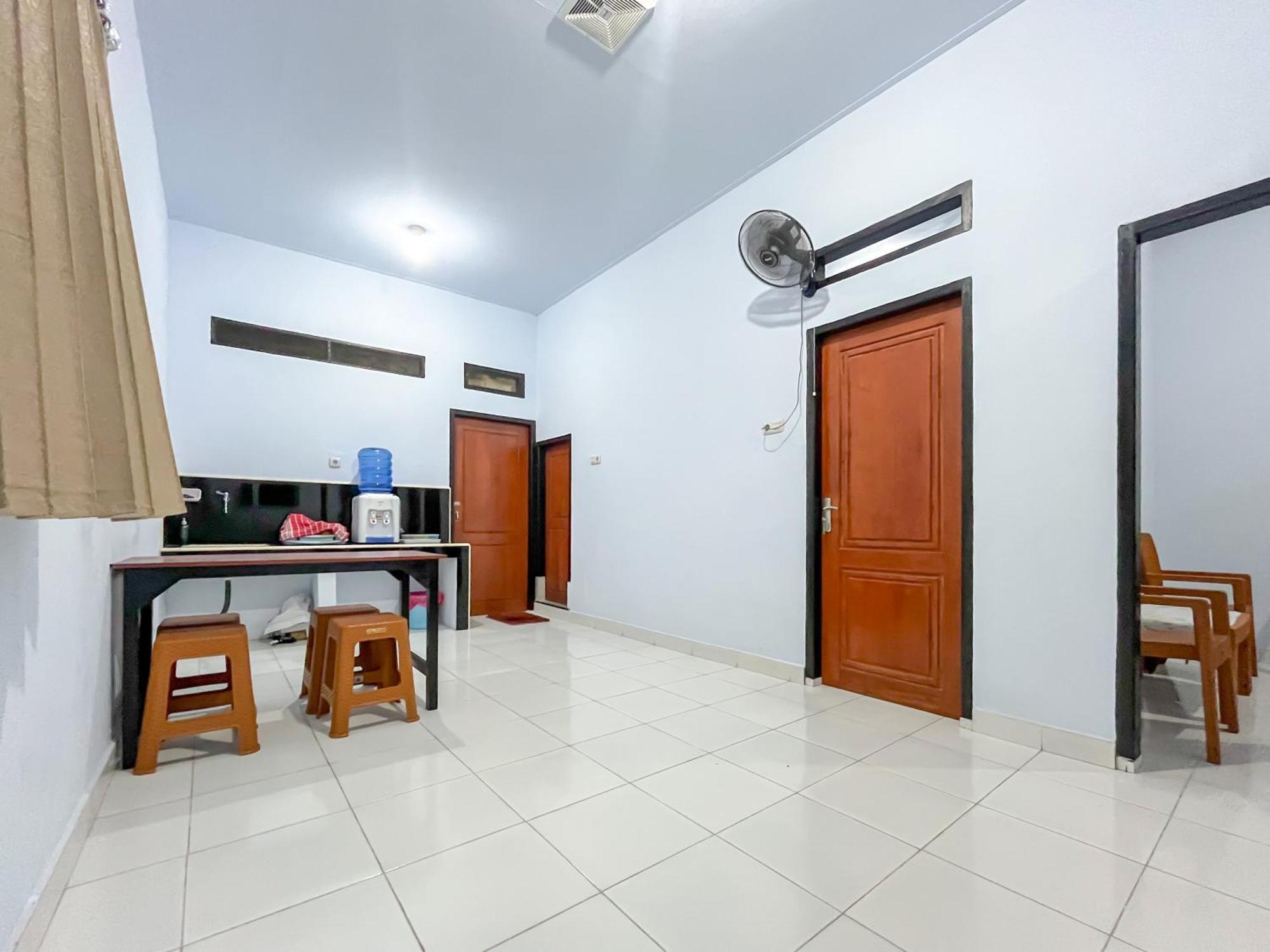 Reddoorz Syariah At Home Ampana Guest House Ampana Kota ภายนอก รูปภาพ