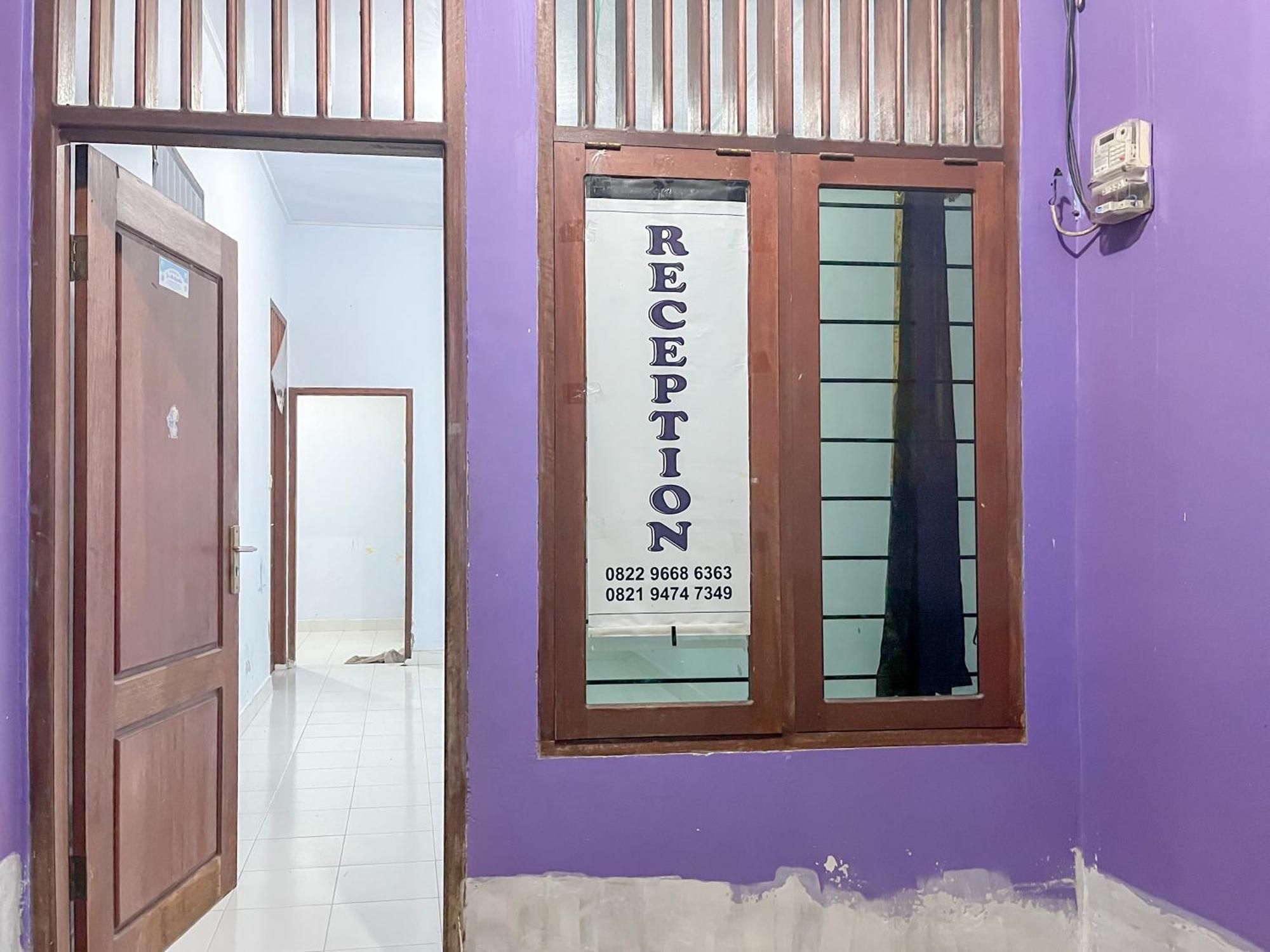 Reddoorz Syariah At Home Ampana Guest House Ampana Kota ภายนอก รูปภาพ